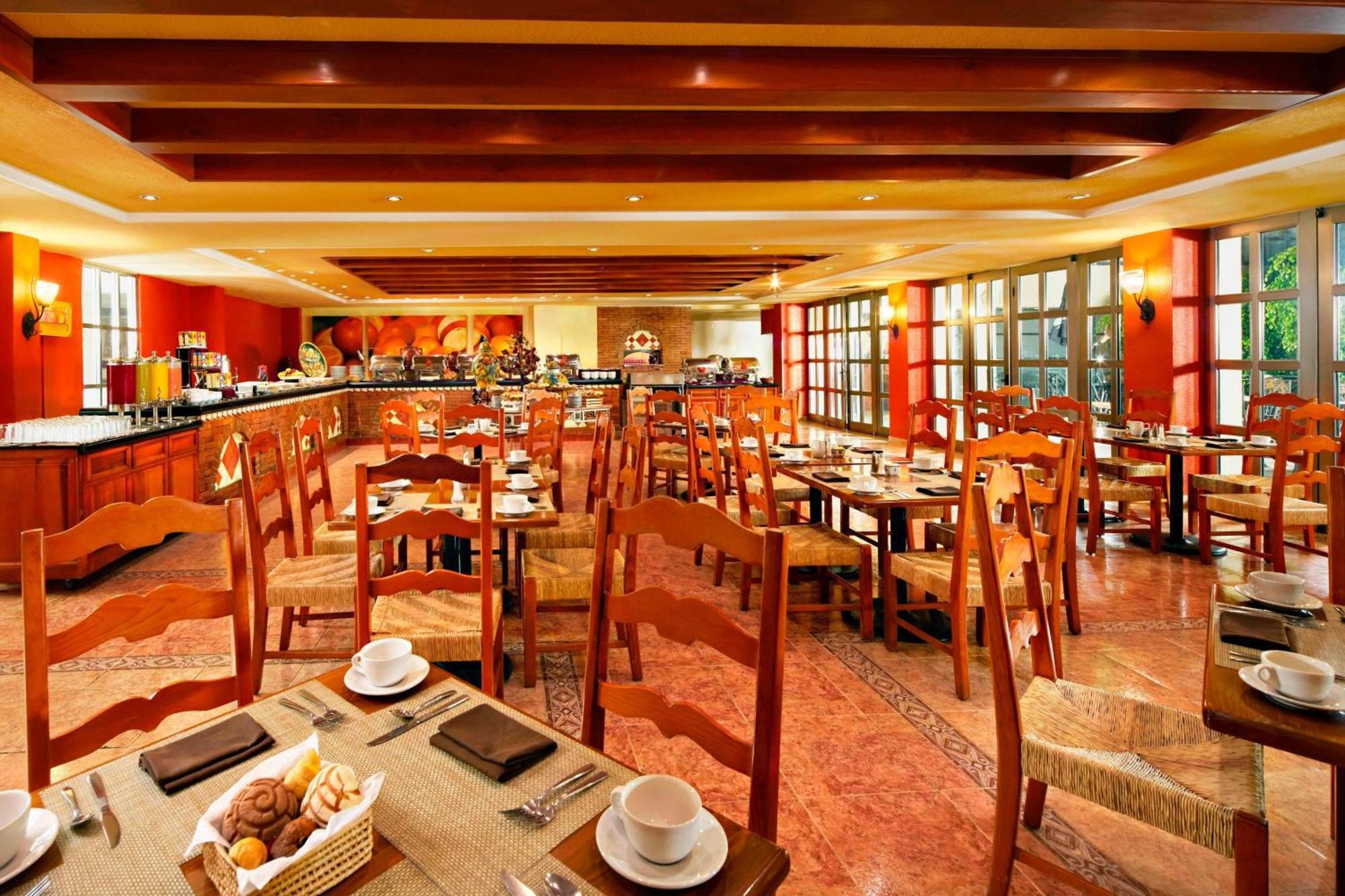 Fiesta Americana Hacienda Ixtapan De La Sal Zewnętrze zdjęcie The restaurant
