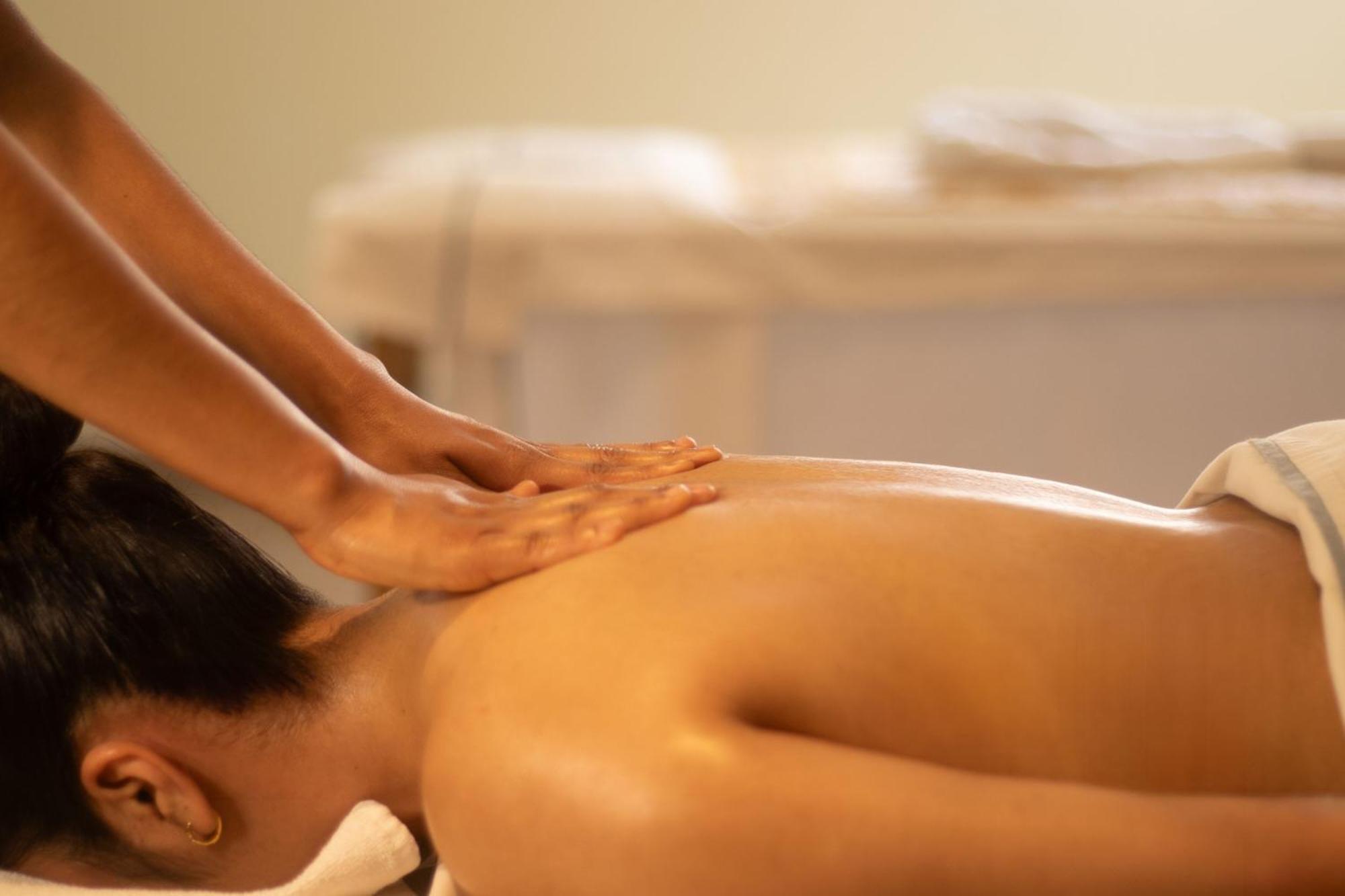 Fiesta Americana Hacienda Ixtapan De La Sal Zewnętrze zdjęcie Ayurvedic massage