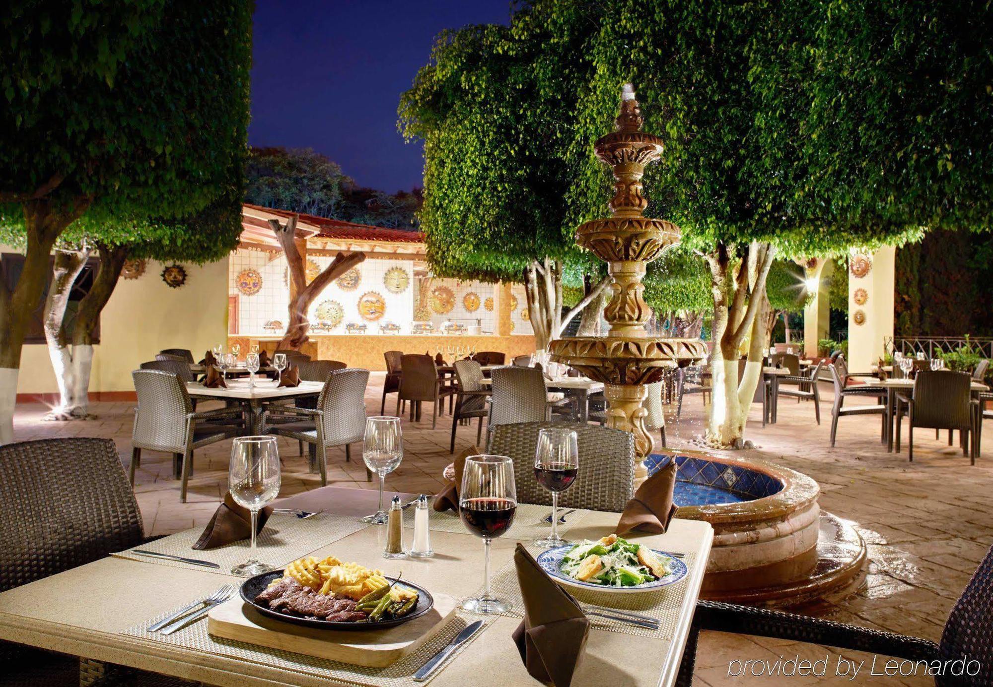 Fiesta Americana Hacienda Ixtapan De La Sal Zewnętrze zdjęcie The restaurant