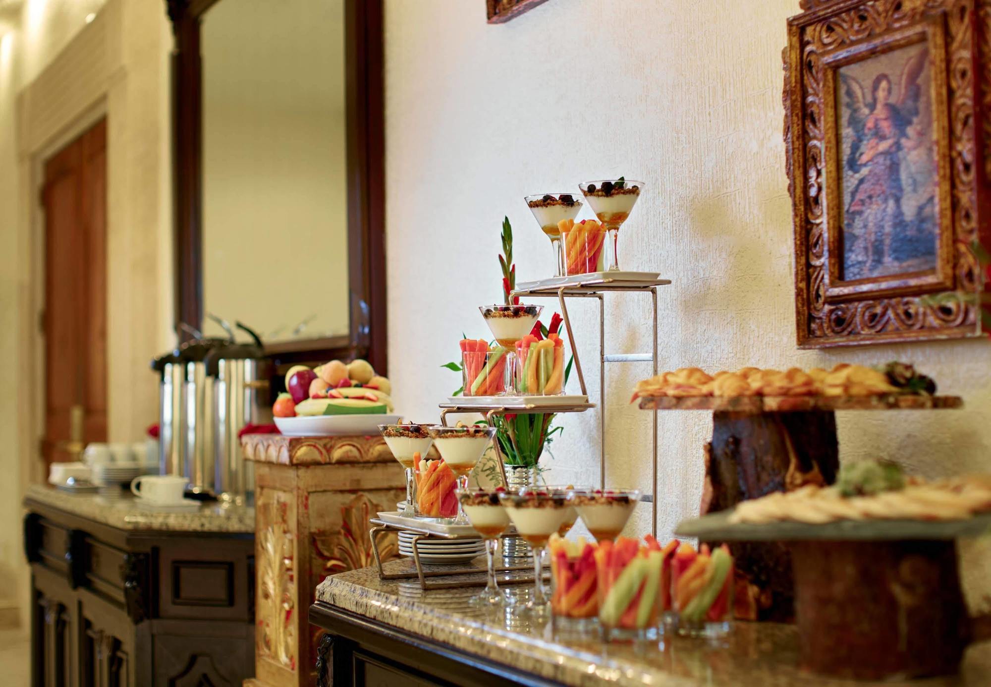 Fiesta Americana Hacienda Ixtapan De La Sal Zewnętrze zdjęcie A buffet at a hotel
