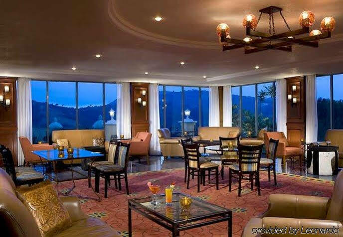 Fiesta Americana Hacienda Ixtapan De La Sal Zewnętrze zdjęcie The lounge at the hotel